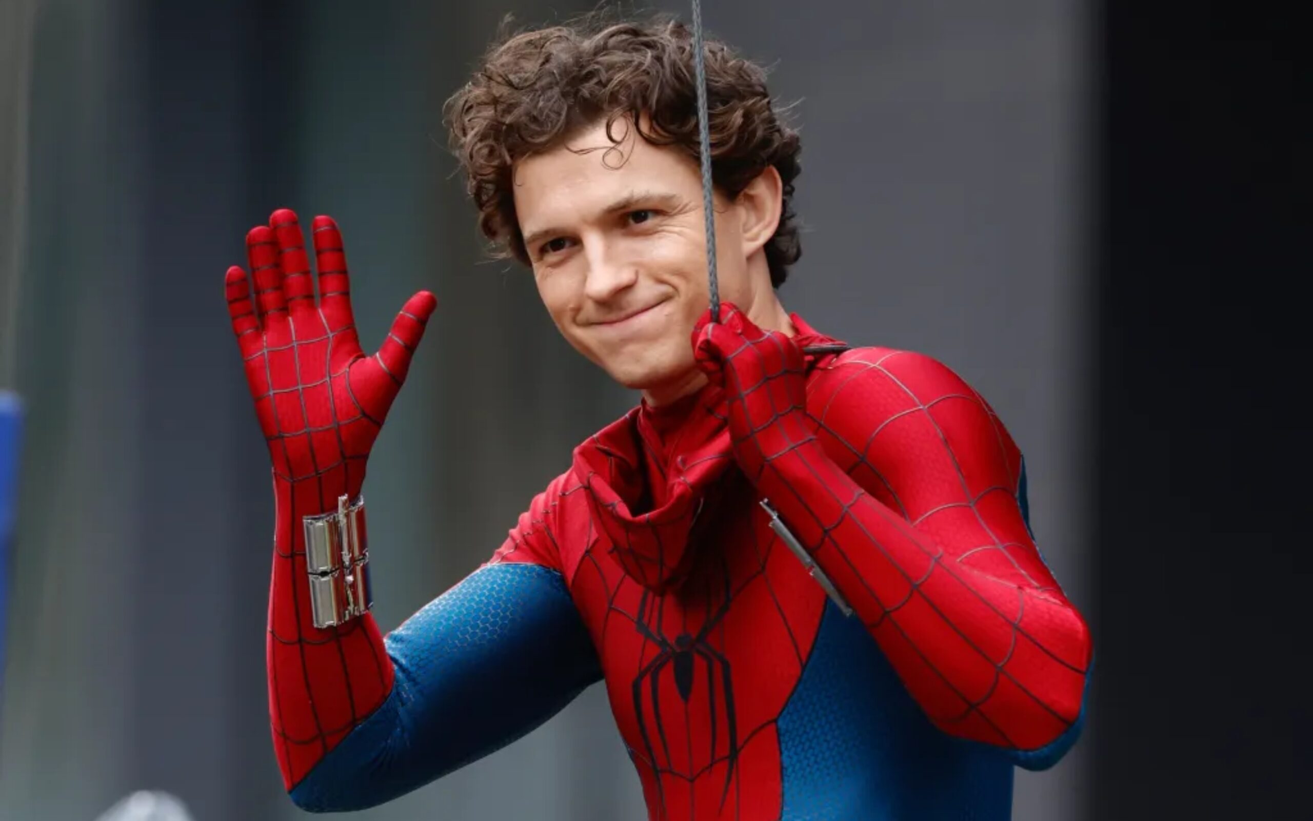 "Người Nhện" Tom Holland