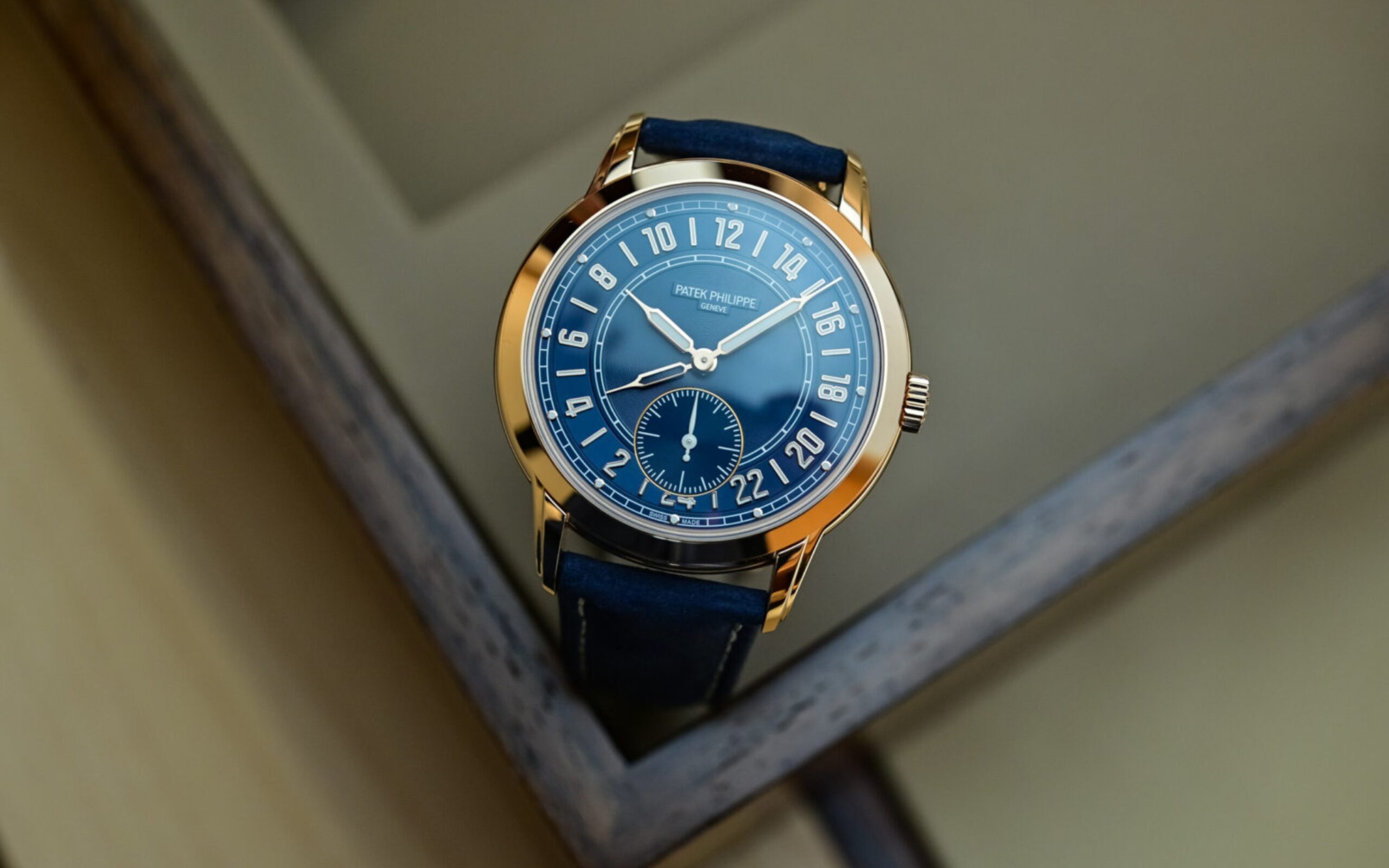 Patek Philippe Calatrava 24-Hour Travel Time 5224R-001